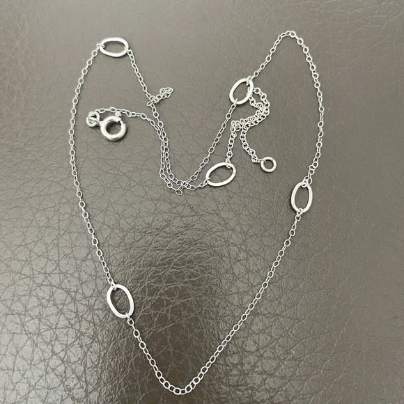Jewelry - Beautiful Dainty Unique Silver Necklace